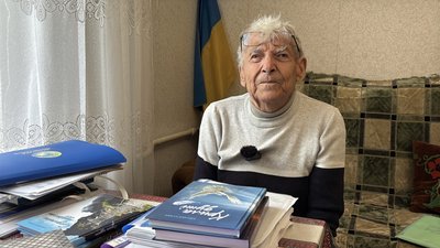 Пише висміювальні листи Путіну: 95-річний автор «Волинянки» Пише висміювальні листи Путіну: 95-річний автор «Волинянки»