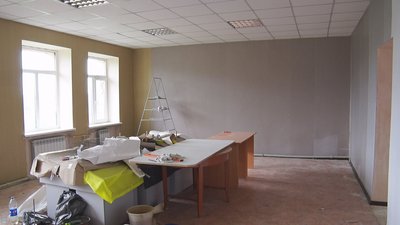 Пошкоджений "Градом" музей. На Луганщині облаштовують експозицію присвячену бойовим діям на Донбасі Пошкоджений "Градом" музей. На Луганщині облаштовують експозицію присвячену бойовим діям на Донбасі