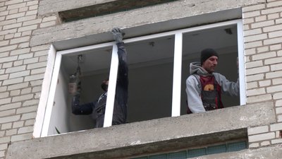 "Слава Богу, що всі живі й здорові": що розповіли рівняни, житла яких постраждали від ракетного удару армією РФ