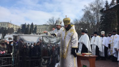 На набережній Тернопільського ставу відбулося освячення води На набережній Тернопільського ставу відбулося освячення води