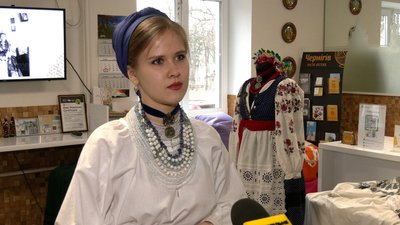 Чернігівка Уляна Оленська представила власну колекцію традиційного українського одягу Чернігівка Уляна Оленська представила власну колекцію традиційного українського одягу