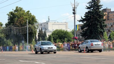 Бої та екстремальне водіння: у Черкасах стартував Чемпіонат світу серед тілоохоронців Бої та екстремальне водіння: у Черкасах стартував Чемпіонат світу серед тілоохоронців