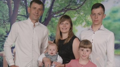Пішли служити в один день: волинянка чекає сина та чоловіка з військової служби Пішли служити в один день: волинянка чекає сина та чоловіка з військової служби