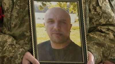 У Луцьку попрощалися з трьома військовослужбовцями У Луцьку попрощалися з трьома військовослужбовцями