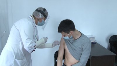 10 ЛЮДЕЙ ЩЕПИЛИ В СЕЛІ ЯРОК НА УЖГОРОДЩИНІ 10 ЛЮДЕЙ ЩЕПИЛИ В СЕЛІ ЯРОК НА УЖГОРОДЩИНІ