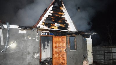 У Чернігові вночі згорів дачний будинок У Чернігові вночі згорів дачний будинок