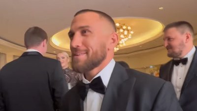 "Ми всі хочемо зупинити цю війну". Василь Ломаченко відвідав благодійний захід Олександра Усика в США: що він сказав