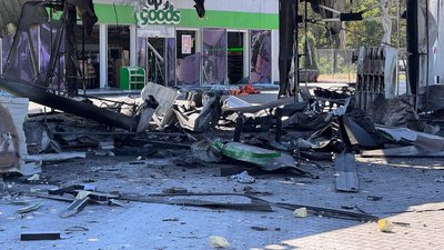 Загибла й троє поранених через удари по АЗС. Що відбувається місцях атак по Дніпру та районі Загибла й троє поранених через удари по АЗС. Що відбувається місцях атак по Дніпру та районі