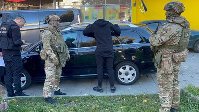 Збирали гроші для хворих дітей та військовослужбовців: на Вінниччині поліцейські викрили псевдоволонтерів