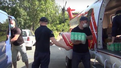 Прикарпатці отримали півтори тонни гуманітарної допомоги від волонтерів з Черкас Прикарпатці отримали півтори тонни гуманітарної допомоги від волонтерів з Черкас
