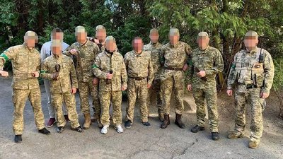 В Івано-Франківську для бійців ЗСУ виготовляють ремені ручної роботи