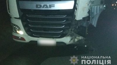 На Полтавщині зіткнулися вантажівка і легковик, травмувався один з водіїв На Полтавщині зіткнулися вантажівка і легковик, травмувався один з водіїв