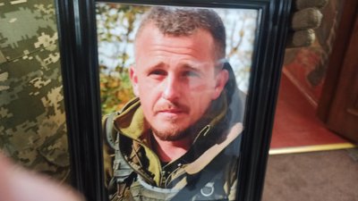 Загинули під час виконання бойового завдання: у Житомирі попрощалися з двома воїнами ЗСУ Загинули під час виконання бойового завдання: у Житомирі попрощалися з двома воїнами ЗСУ