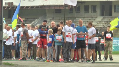 Біжу за Героїв України. Франківці долучилися до легкоатлетичного пробігу