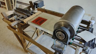 Планували виготовити понад 300 тис. доларів США: на Київщині викрили групу людей, які виготовляли іноземну валюту
