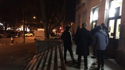 Розірвані бюлетені, "мінування" та заяви про підкуп. Хроніка місцевих виборів на Одещині Розірвані бюлетені, "мінування" та заяви про підкуп. Хроніка місцевих виборів на Одещині
