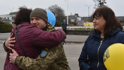 Оркестр 10 гірсько-штурмової бригади провів концерт у місті Малин Житомирщині Оркестр 10 гірсько-штурмової бригади провів концерт у місті Малин Житомирщині