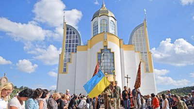 На Тернопільщині провели в останню дорогу бійця Володимира Цепенду