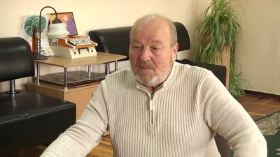 У Житомирі вийшов з друку перший екземпляр книги Василя Врублевського "Мельпомена на Пушкінській" У Житомирі вийшов з друку перший екземпляр книги Василя Врублевського "Мельпомена на Пушкінській"