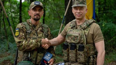 Головнокомандувач ЗСУ вручив нагороду Олегу Солтису з Рівного
