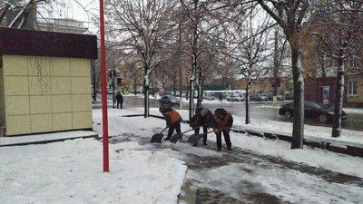 Прибирати засніжені кропивницькі двори та тротуари мають ЖЕО та ОСББ