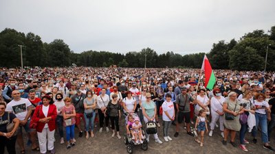 У Білорусі дружина арештованого опонента Лукашенка провела багатотисячний мітинг