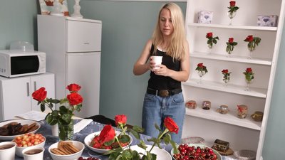 Перед здачею крові донори п'ють солодкий чай з печивом Перед здачею крові донори п'ють солодкий чай з печивом