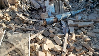 "Снаряди РФ летять постійно. Нічого від хати не залишилось. І від сусідської також": херсонці про наслідки ударів РФ "Снаряди РФ летять постійно. Нічого від хати не залишилось. І від сусідської також": херсонці про наслідки ударів РФ