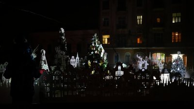 Як Чернівці прикрасили до Нового року Як Чернівці прикрасили до Нового року
