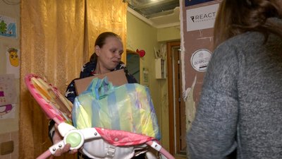 гуманітарні набори матері діти волонтери гуманітарна допомога Краматорськ Донецька область гуманітарні набори матері діти волонтери гуманітарна допомога Краматорськ Донецька область
