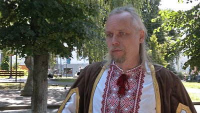 Двоє лучан та двоє переселенців об'єдналися в музичний гурт і збирають гроші на ЗСУ Двоє лучан та двоє переселенців об'єдналися в музичний гурт і збирають гроші на ЗСУ