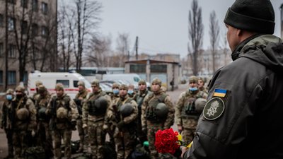 У Херсоні вшанували пам'ять загиблого на сході України Дениса Лошкарьова У Херсоні вшанували пам'ять загиблого на сході України Дениса Лошкарьова