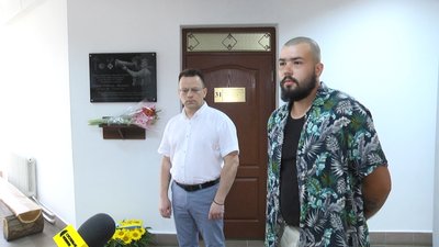 У Житомирі загиблому військовому Андрію Лінійчуку відкрили меморіальну дошку У Житомирі загиблому військовому Андрію Лінійчуку відкрили меморіальну дошку