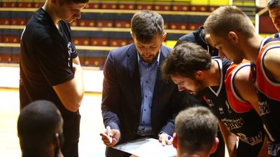"Черкаські Мавпи" поступилися київському "Будівельнику" "Черкаські Мавпи" поступилися київському "Будівельнику"