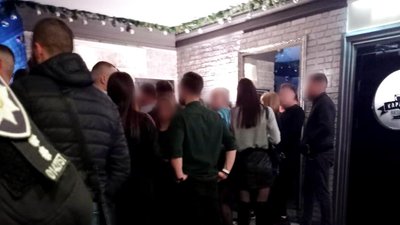 У нічному клубі Івано-Франківська поліцейському зламали ніс У нічному клубі Івано-Франківська поліцейському зламали ніс