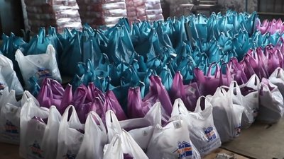 На Херсонщині антикризовий штаб передав продуктові набори малозабезпеченим сім'ям На Херсонщині антикризовий штаб передав продуктові набори малозабезпеченим сім'ям