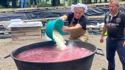 Фестиваль молодого борщу Фестиваль молодого борщу