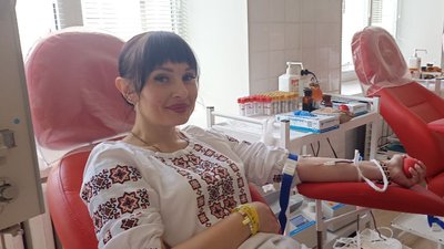 "Вишиваємо перемогу": в Житомирському обласному центрі крові провели акцію до Дня вишиванки "Вишиваємо перемогу": в Житомирському обласному центрі крові провели акцію до Дня вишиванки