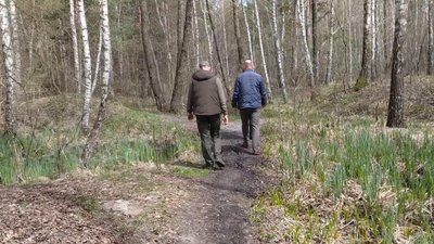 Піший екомаршрут, розроблений працівниками парку "Мале Полісся", пролягає територією гідрологічного заказника "Голубі озера". Фото: Суспільне. Поділля. Піший екомаршрут, розроблений працівниками парку "Мале Полісся", пролягає територією гідрологічного заказника "Голубі озера". Фото: Суспільне. Поділля.