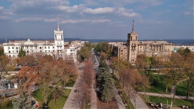 Будинки зі шпилями в Маріуполі