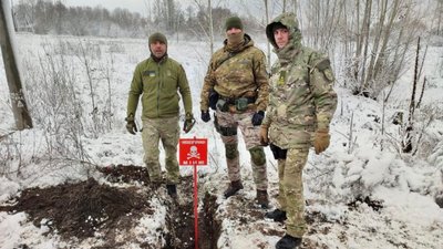 "Насправді ворог дуже підступний...", — закарпатські поліцейські про розмінування Харківщини