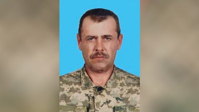 На Чернігівщині попрощалися з трьома військовими, які загинули на Сході На Чернігівщині попрощалися з трьома військовими, які загинули на Сході