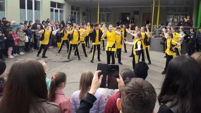 "Нарешті сьогодні вся школа зібралася". У сумській школі провели благодійний ярмарок "Нарешті сьогодні вся школа зібралася". У сумській школі провели благодійний ярмарок