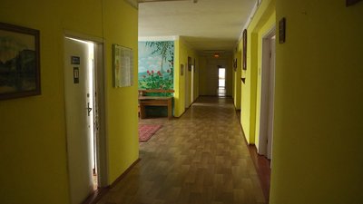 Староушицький санаторій "Дністер" депутати облради вирішили фінансувати, бо він єдиний із дитячих санаторіїв, який був збудований у 1960-х роках як санаторій. Фото: Суспільне. Поділля. Староушицький санаторій "Дністер" депутати облради вирішили фінансувати, бо він єдиний із дитячих санаторіїв, який був збудований у 1960-х роках як санаторій. Фото: Суспільне. Поділля.
