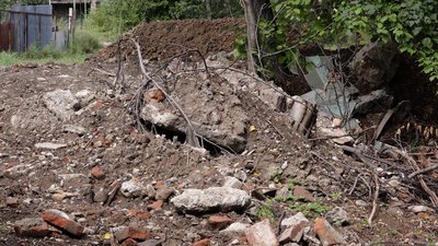 Житель Франківська виявив стихійне звалище відходів у меморіальному комплексі "Дем'янів Лаз"