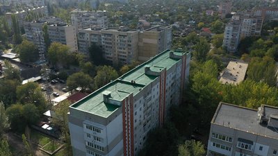 У Миколаєві мешканці багатоповерхівки здали дах будинку в оренду