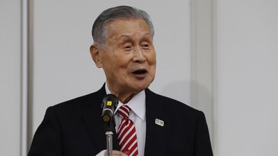 Очільник оргкомітету Олімпіади-2020 потрапив у сексистський скандал. Але у відставку йти не планує