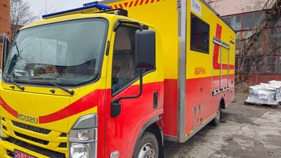 До Запоріжжя передали спецавтомобіль для ремонту теплових мереж