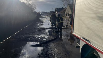 За добу на Волині підтопило дитсадок та приватні господарства За добу на Волині підтопило дитсадок та приватні господарства