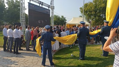 У Вінниці у День державного прапора підняли найбільший стяг в області